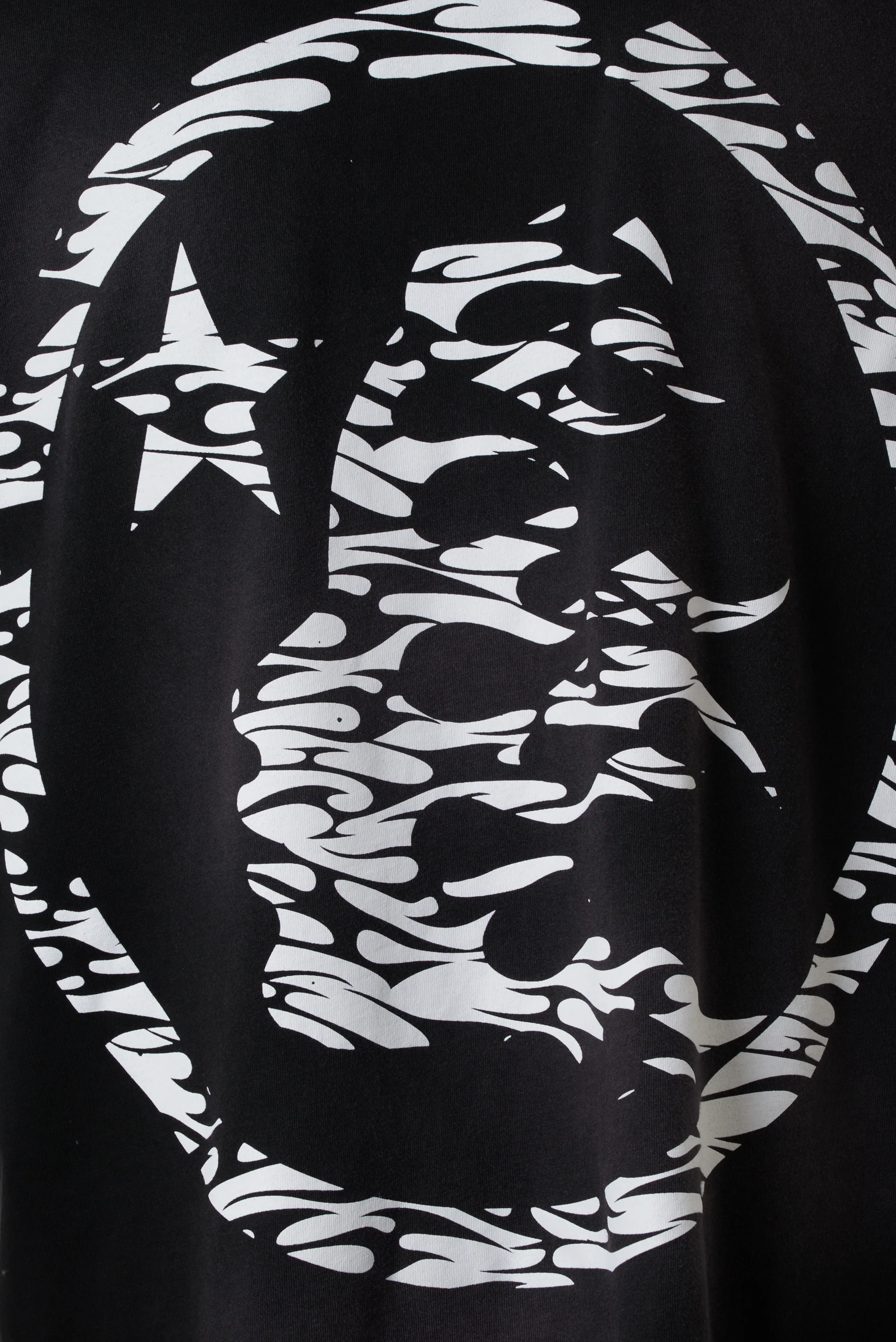 Classic Tribal Print T-Shirt - Image 3